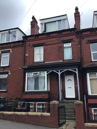 3 Bedroom Terraced House To Rent In Tempest Road, Holbeck, Leeds, LS11