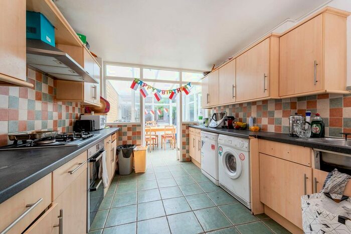 6 Bedroom Terraced House To Rent In Bloemfontein Road, Shepherd's Bush, London, W12