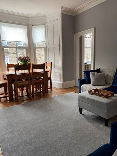2 Bedroom Flat To Rent In Richmond Terrace, Edinburgh, Midlothian, EH11
