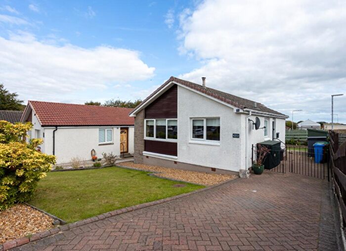 2 Bedroom Detached Bungalow For Sale In Moray Court, Auchtertool, KY2
