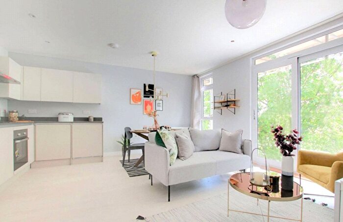 1 Bedroom Flat To Rent In Wisteria House, Wych Elm, CM20