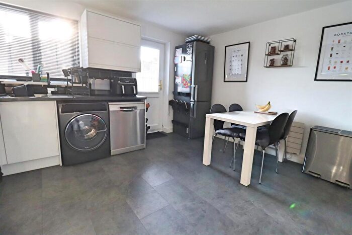 3 Bedroom Terraced House For Sale In Deerleap Way, Braintree, CM7