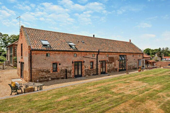4 Bedroom Barn Conversion For Sale In Pit Street, Southrepps, NR11