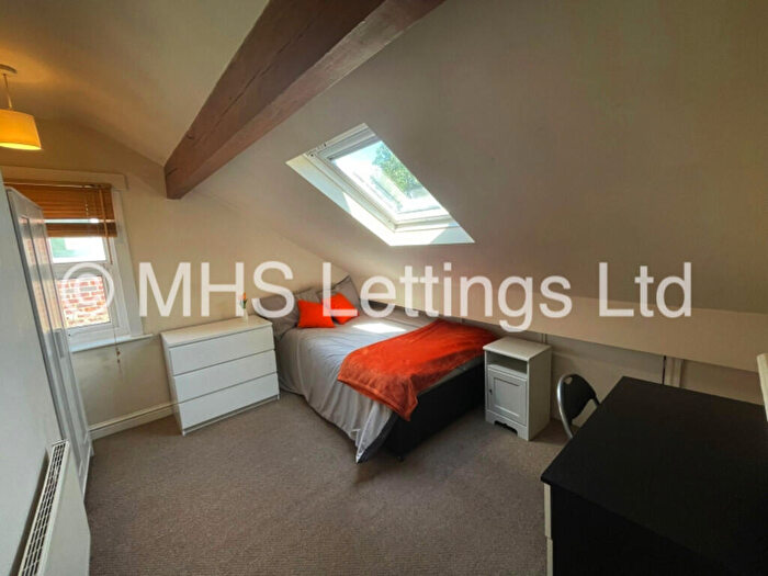 1 Bedroom Semi-Detached House To Rent In Room, Hartley Avenue, Leeds, LS6