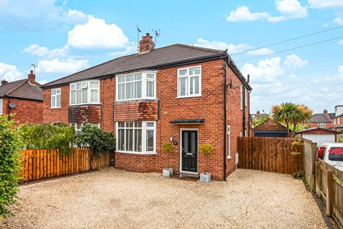 3 Bedroom Semi-Detached House For Sale In Whitcliffe Grove, Ripon, North Yorkshire, HG4