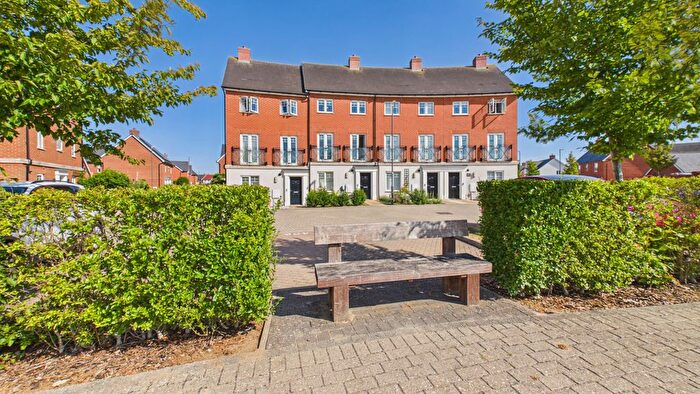 4 Bedroom Town House For Sale In Tipton Crescent, Broughton, Buckinghamshire, HP22