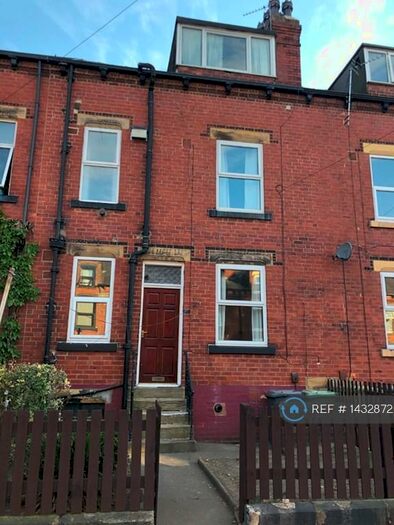 2 Bedroom Terraced House To Rent In Park Avenue, Leeds, LS12