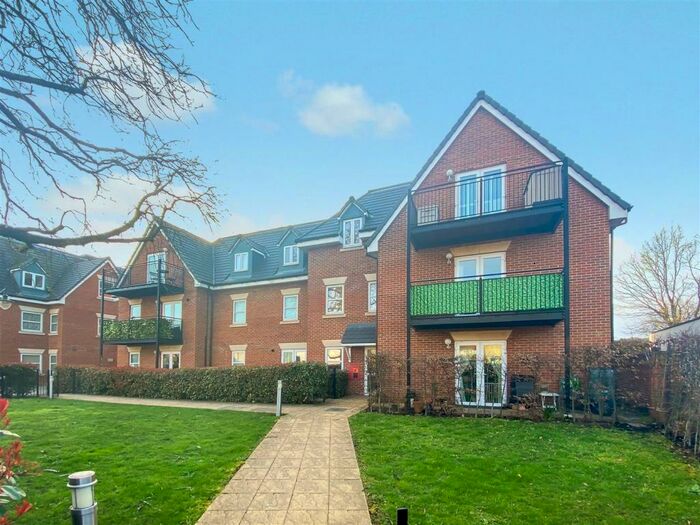 1 Bedroom Flat To Rent In Molesey Road, Hersham, KT12