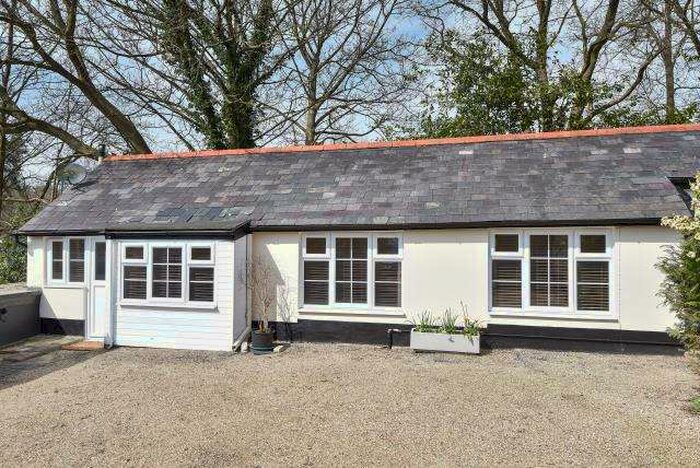 2 Bedroom Detached Bungalow To Rent In North Road, Ascot, SL5