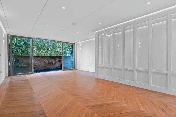 4 Bedroom Apartment To Rent In Belmont Street, Chalk Farm, NW1