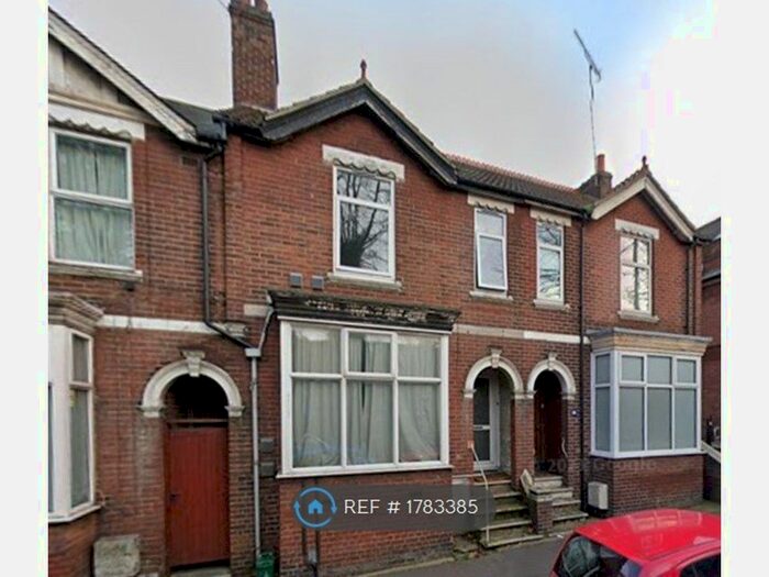 4 Bedroom Terraced House To Rent In Mersea Road, Colchester, CO2