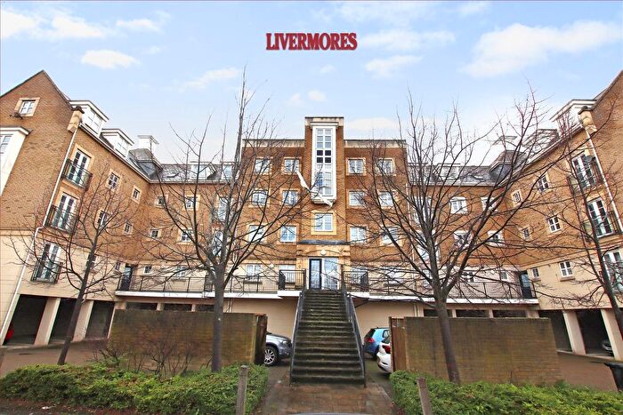 2 Bedroom Flat To Rent In Sandpiper Close, Greenhithe, DA9