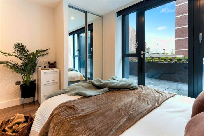 2 Bedroom Apartment To Rent In Uncle Leeds, Whitehall, LS12