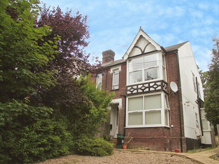 2 Bedroom Flat To Rent In London Road, High Wycombe, HP11