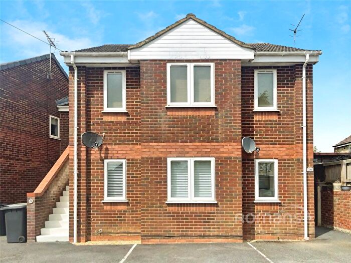 2 Bedroom Flat To Rent In Fleming Place, Colden Common, Winchester, SO21