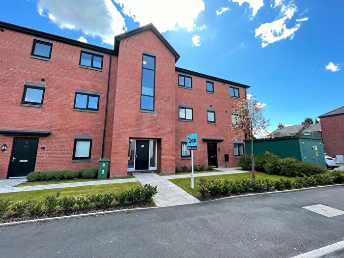 2 Bedroom Flat For Sale In Williamson Lane, Manchester, M43