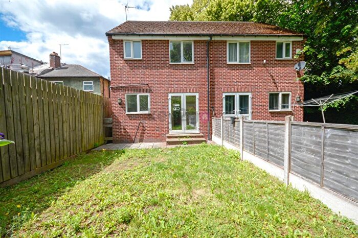 3 Bedroom Semi Detached House To Rent In Handsworth Road, Darnall, S9
