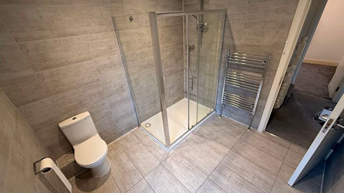 5 Bedroom Semi-Detached House To Rent In Lansdowne Road, Ilford Essex, IG3
