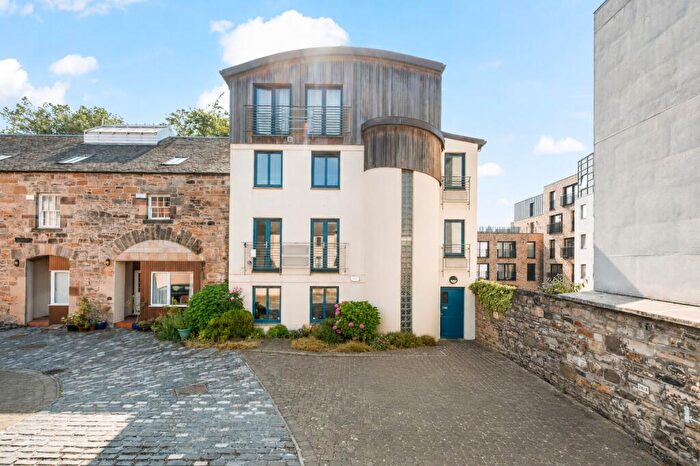 3 Bedroom Flat For Sale In / Lochend Close, Edinburgh, EH8