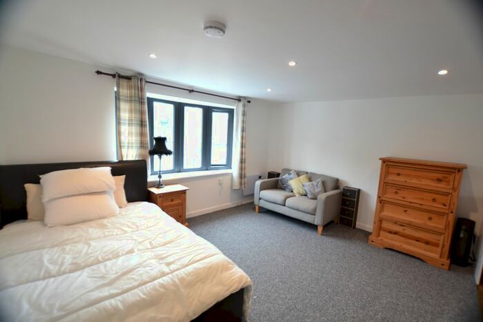 1 Bedroom Flat To Rent In Park Lane, Macclesfield, SK11
