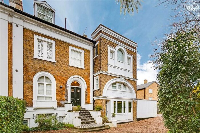 2 Bedroom Flat To Rent In Castelnau, Barnes, SW13
