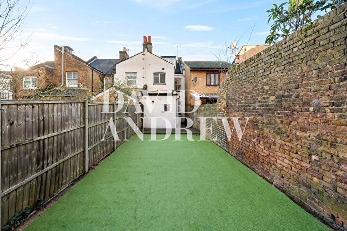 3 Bedroom End Of Terrace House To Rent In Dorset Road, N15