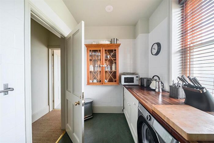 2 Bedroom Apartment To Rent In Kingsbury Square, Wilton, SP2