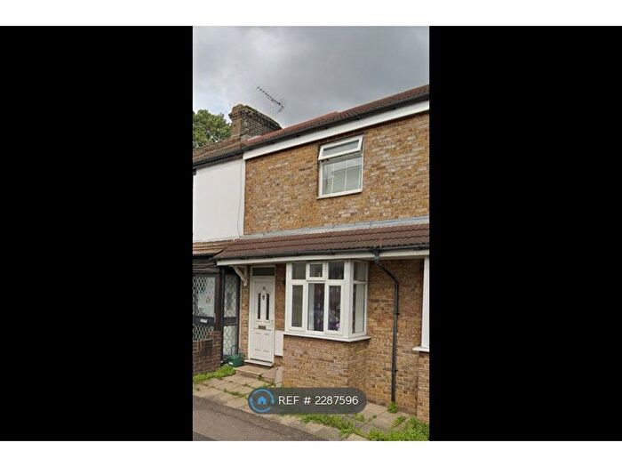 2 Bedroom Maisonette To Rent In Hogg Lane, Grays, RM17