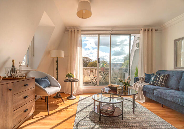 3 Bedroom Apartment For Sale In Catharine Place, Bath, BA1