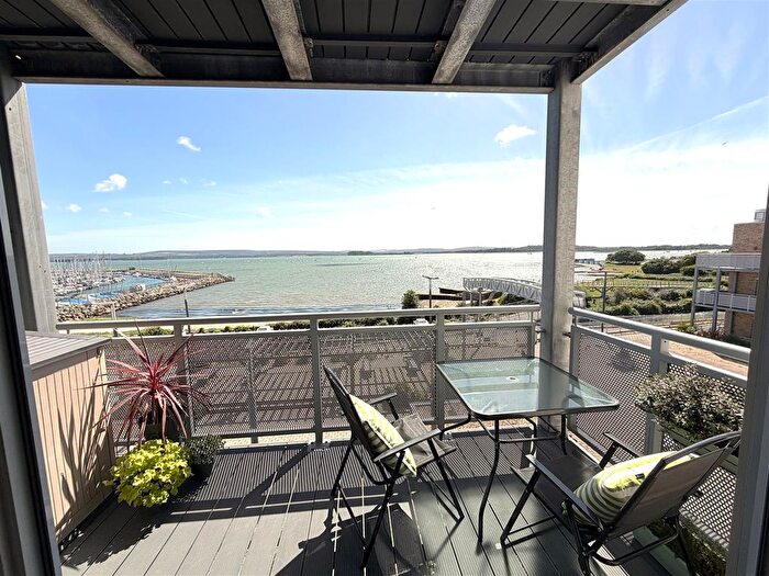 2 Bedroom Flat For Sale In Sandpiper House, Harbour Reach, Poole, BH15