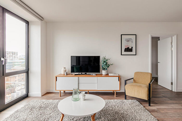 1 Bedroom Apartment To Rent In Three Colts Lane, London, E2