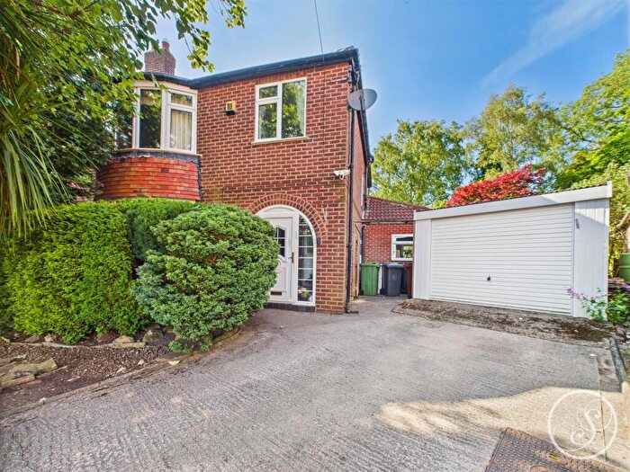5 Bedroom Semi-Detached House For Sale In Mount Rise, Leeds, LS17