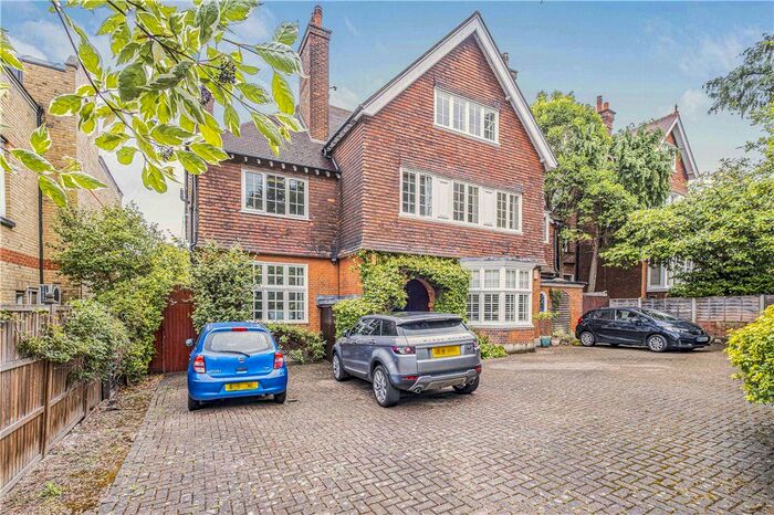 2 Bedroom Flat To Rent In Putney Heath Lane, Putney, SW15