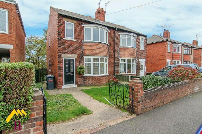 3 Bedroom Semi-Detached House To Rent In Ingleborough Drive, Sprotbrough, Doncaster, DN5