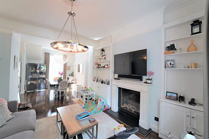 3 Bedroom Maisonette To Rent In Goldney Road, Maida Vale, W9