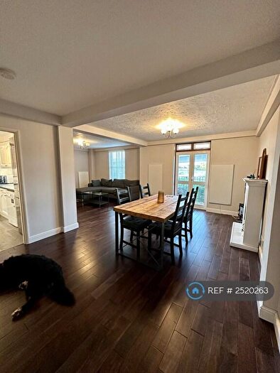 3 Bedroom Flat To Rent In Asturias Way, Southampton, SO14