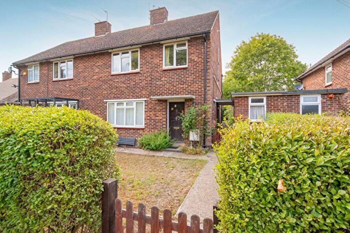 1 Bedroom Flat For Sale In Surly Hall Walk, Windsor, SL4