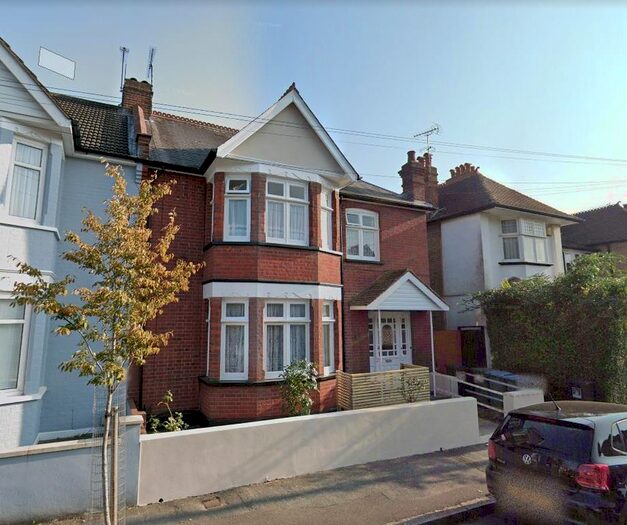 3 Bedroom Flat To Rent In Mildred Avenue, Watford WD18