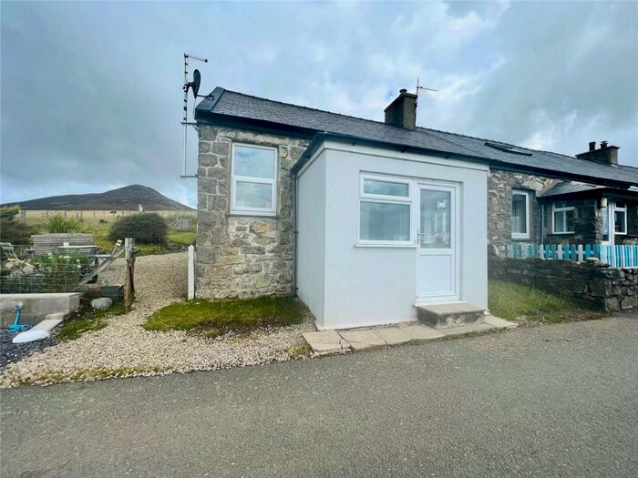2 Bedroom End Of Terrace House For Sale In Llithfaen, Pwllheli, Llithfaen, Pwllheli, LL53