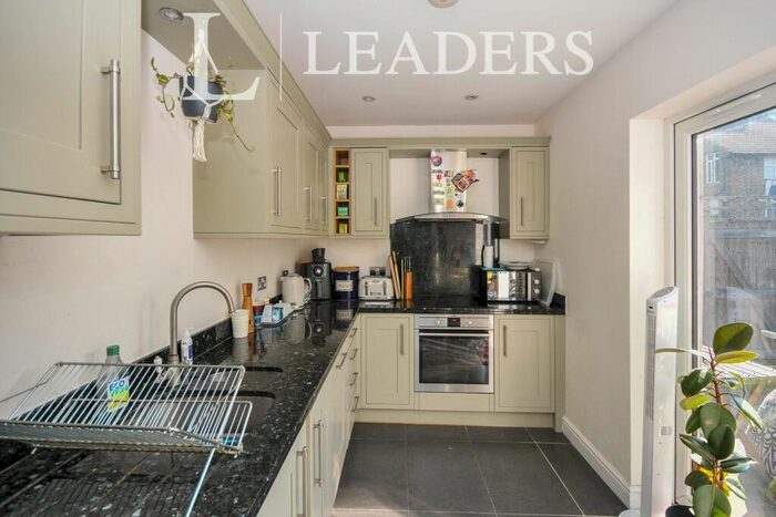 1 Bedroom Detached House To Rent In Beckenham Lane, Shortlands, BR2