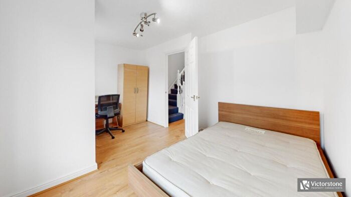 4 Bedroom Terraced House To Rent In Grimsby Grove, Newham, London, E16