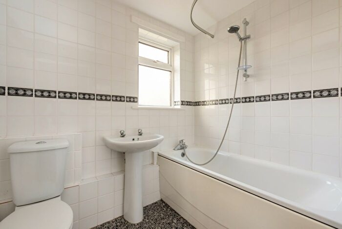 1 Bedroom Flat To Rent In Mayenne Place, Devizes, SN10