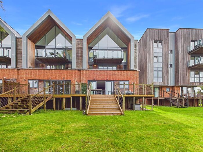 2 Bedroom Flat To Rent In The Stadbury, Jessamy Road, Weybridge, KT13