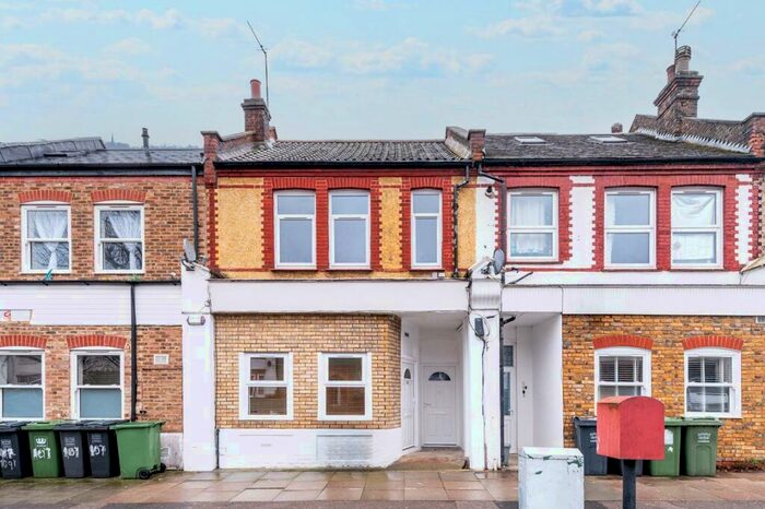 1 Bedroom Flat To Rent In Springbank Road, Hither Green, London, SE13