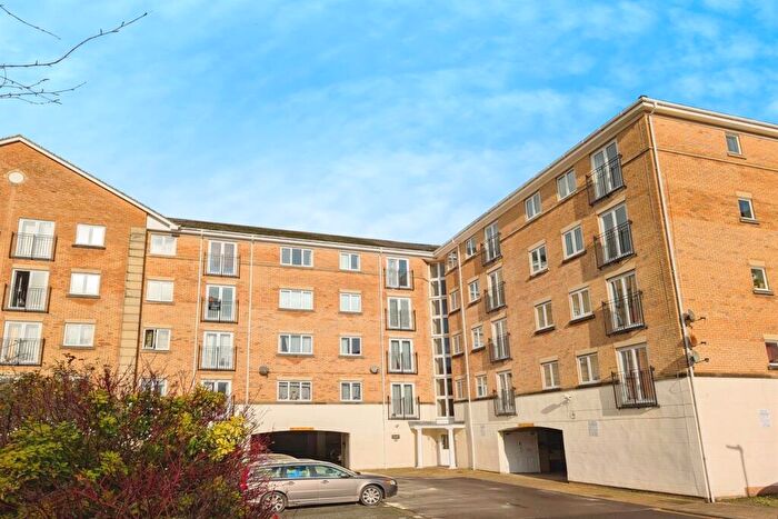 2 Bedroom Flat To Rent In Channon Court, SO15