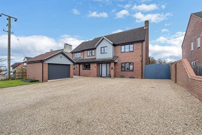 6 Bedroom Detached House For Sale In Hepworth Road, Barningham, IP31