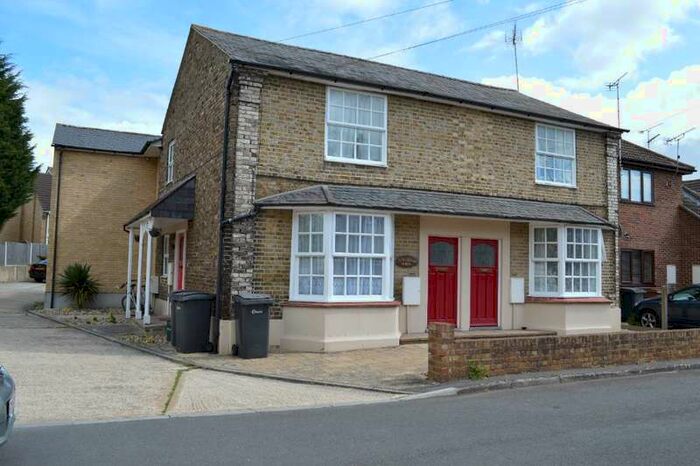 1 Bedroom Maisonette Flat To Rent In Alma Drive Chelmsford, CM1