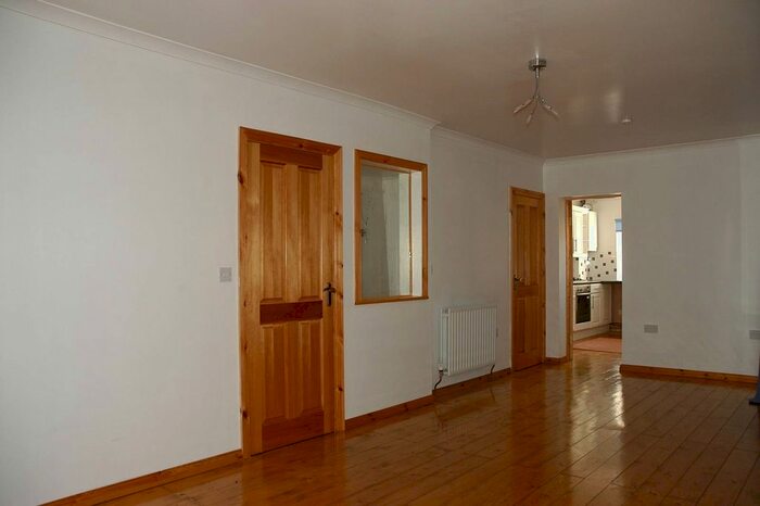 3 Bedroom End Of Terrace House To Rent In Walnut Tree Close, Guildford, Guildford, GU1