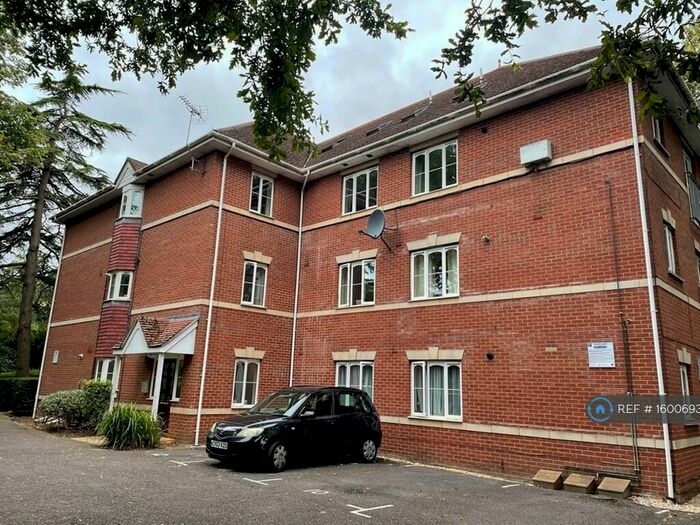 2 Bedroom Flat To Rent In St. Thomas Court, Bournemouth, BH8