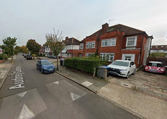 4 Bedroom Semi Detached House To Rent In Audrey Gardens, Wembley, Greater London, HA0